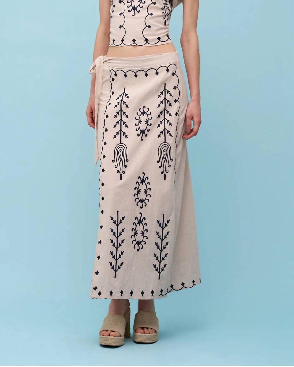 NEW ASTRID tour skirt in sand